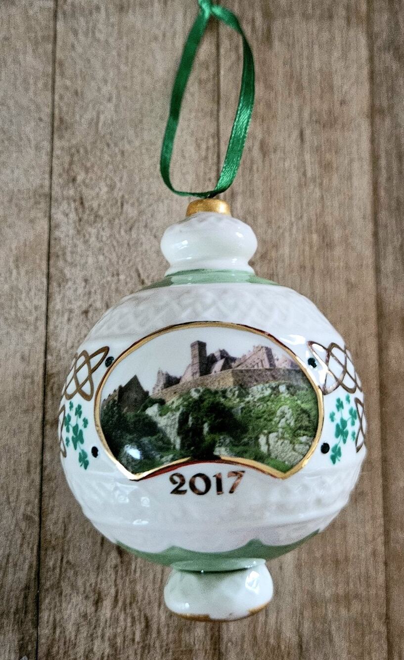 Danbury Mint ANNUAL IRISH ORNAMENT 2017 Ireland Scene Porcelain